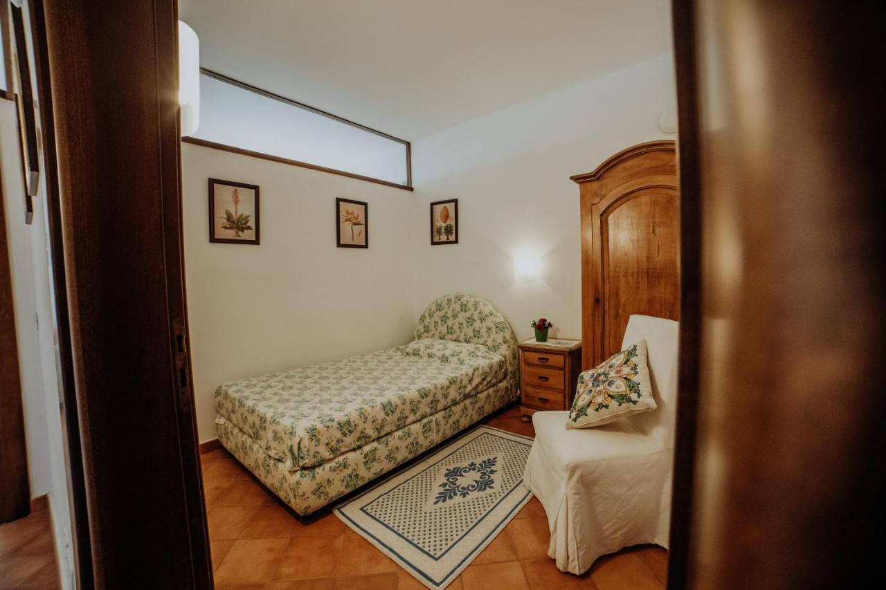 الشقق الفندقية كابريوليفي  Residenza Golfo Degli Ulivi المظهر الخارجي الصورة