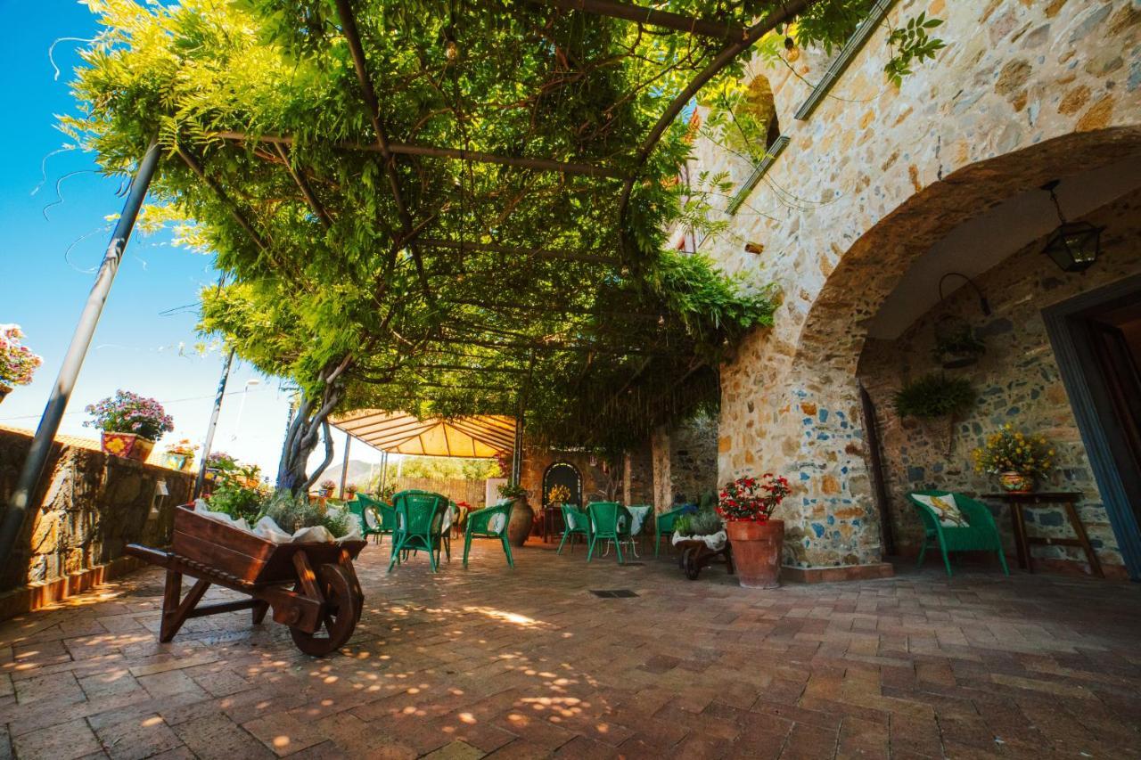 الشقق الفندقية كابريوليفي  Residenza Golfo Degli Ulivi المظهر الخارجي الصورة